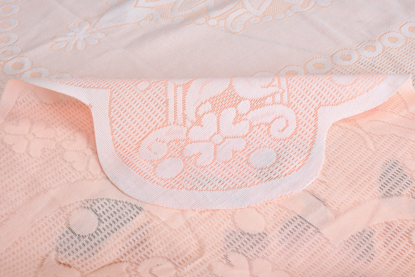 Bigger Fish Polycotton Flower Design Printed 6-8 Seater Decorative 60x90 Inch Dining Table Cover (Peach)