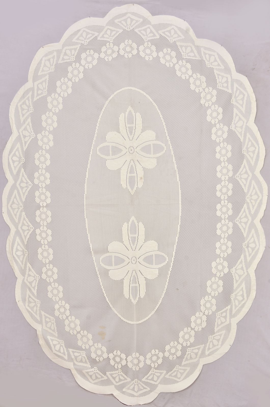 Bigger Fish Poly Cotton , Decorative Hand Made Oval Dining Table Cover for 6-8 Seater (60 X 90 Inches) (Cream)