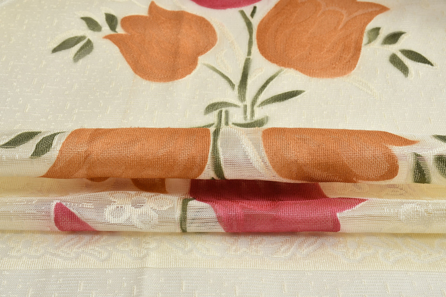 Bigger Fish Poly cotton 40x60 Inch Pink 4 Seater Lily Plain Center Table Cover - Premium Quality & Style